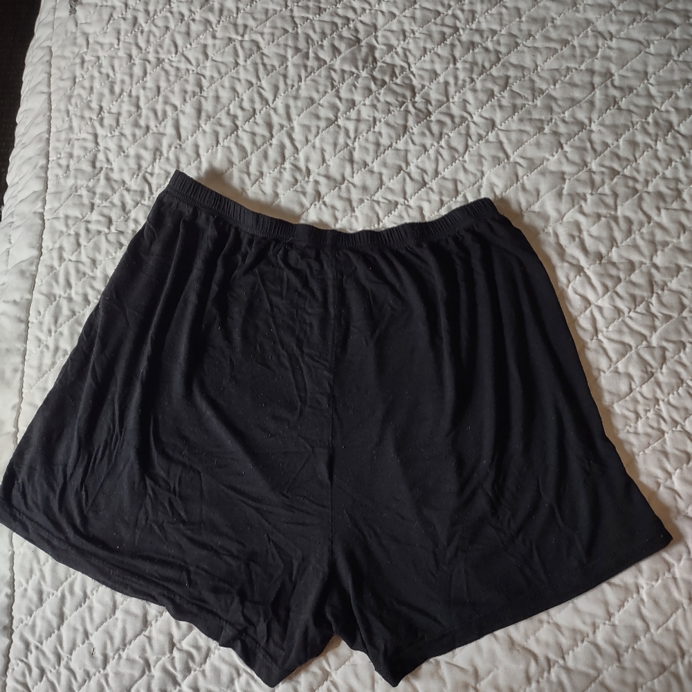 Woman's Adorn Me Light Weight Black Shorts Size L